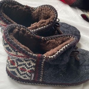 MUK LUKS SLIPPER BOOTIES BLUE BROWN RED COZY